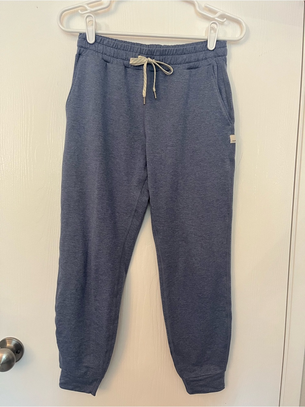 Vuori women’s performance joggers